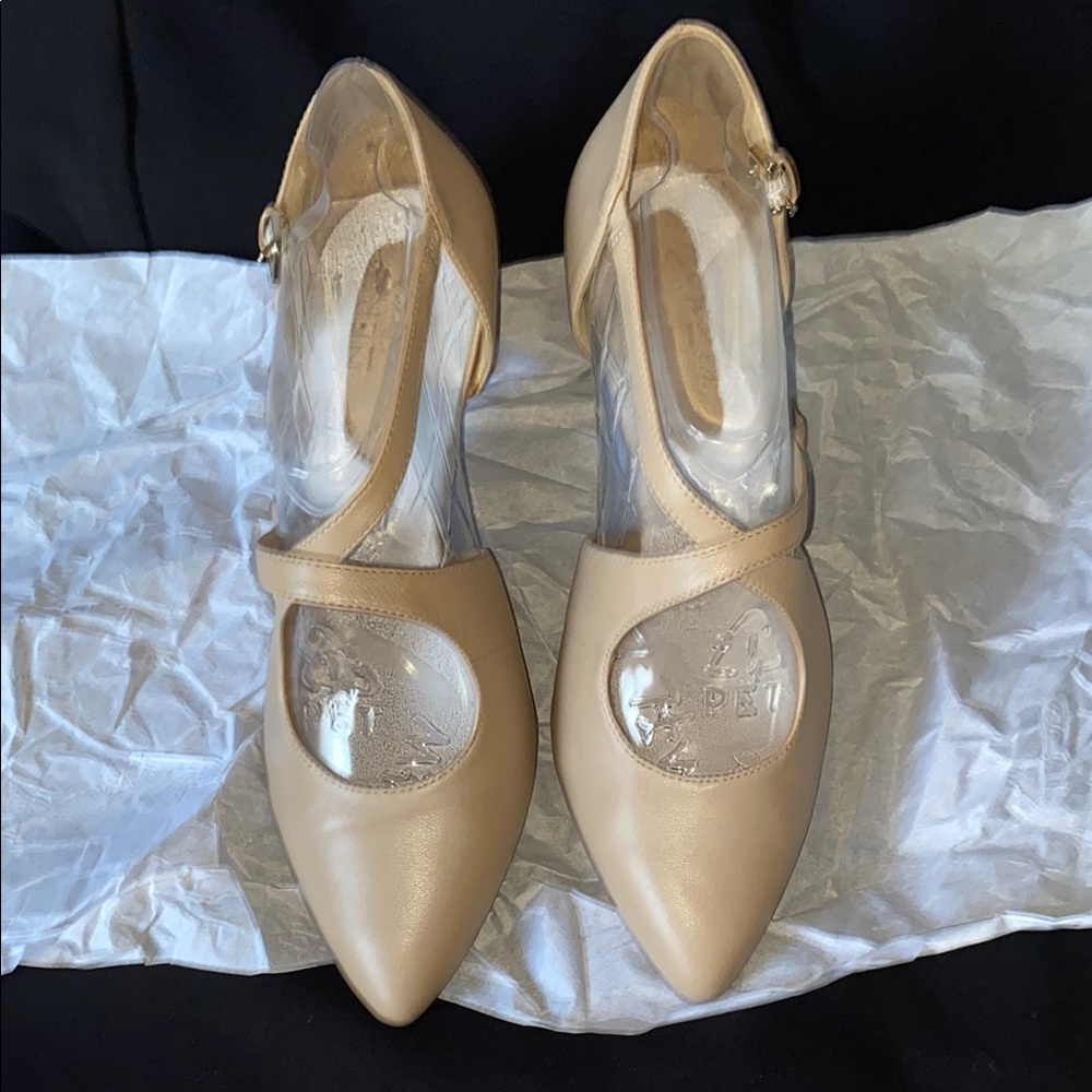 Elegant Beige Women's Shoes